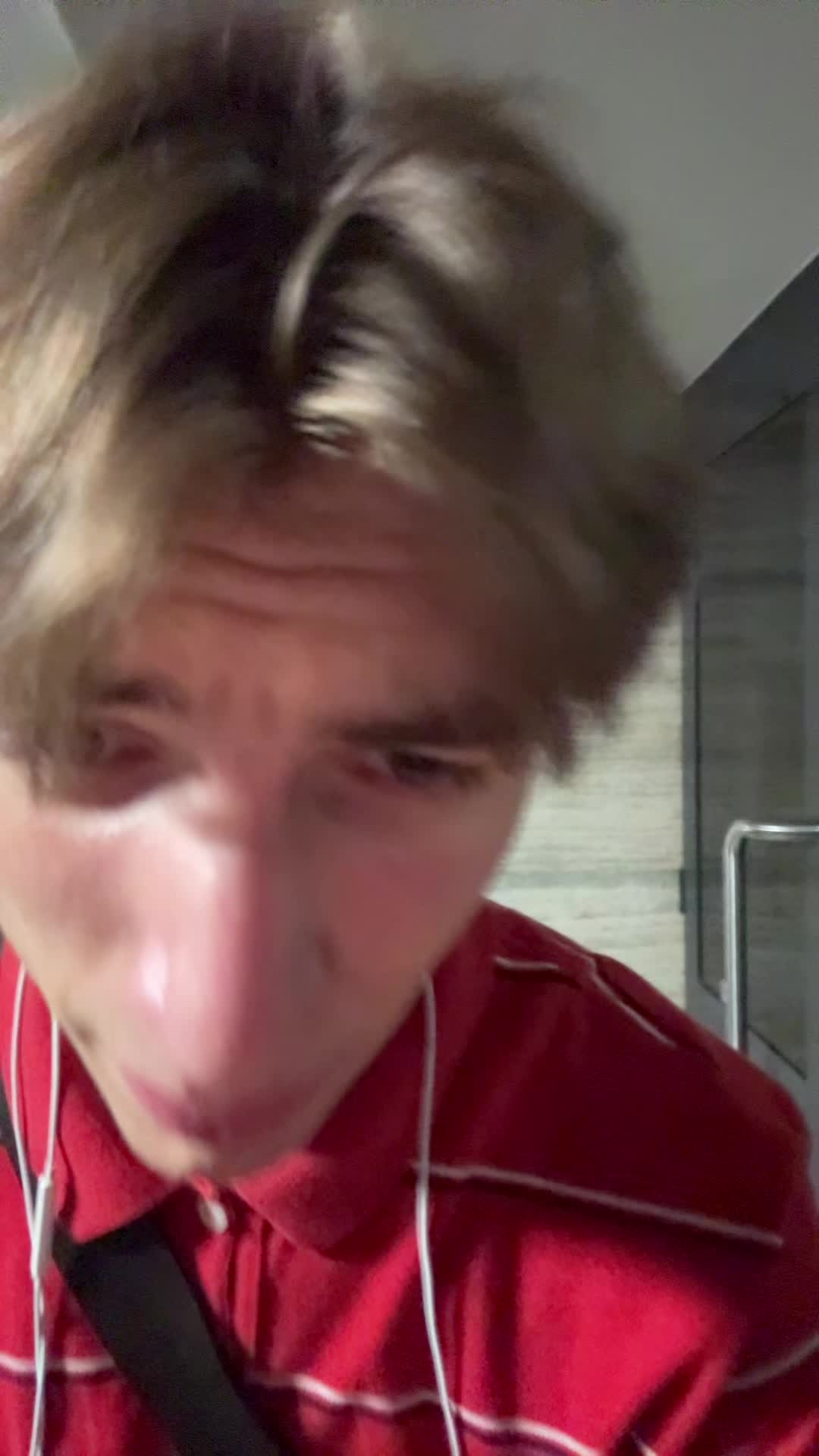 @Reskyu