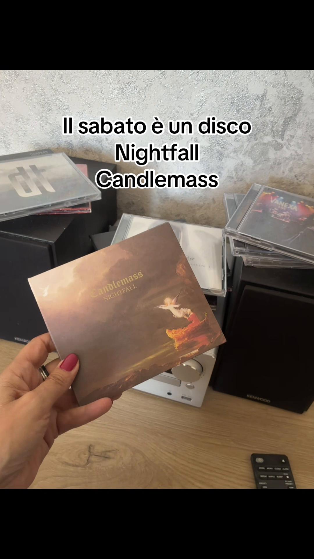 @Moniarock