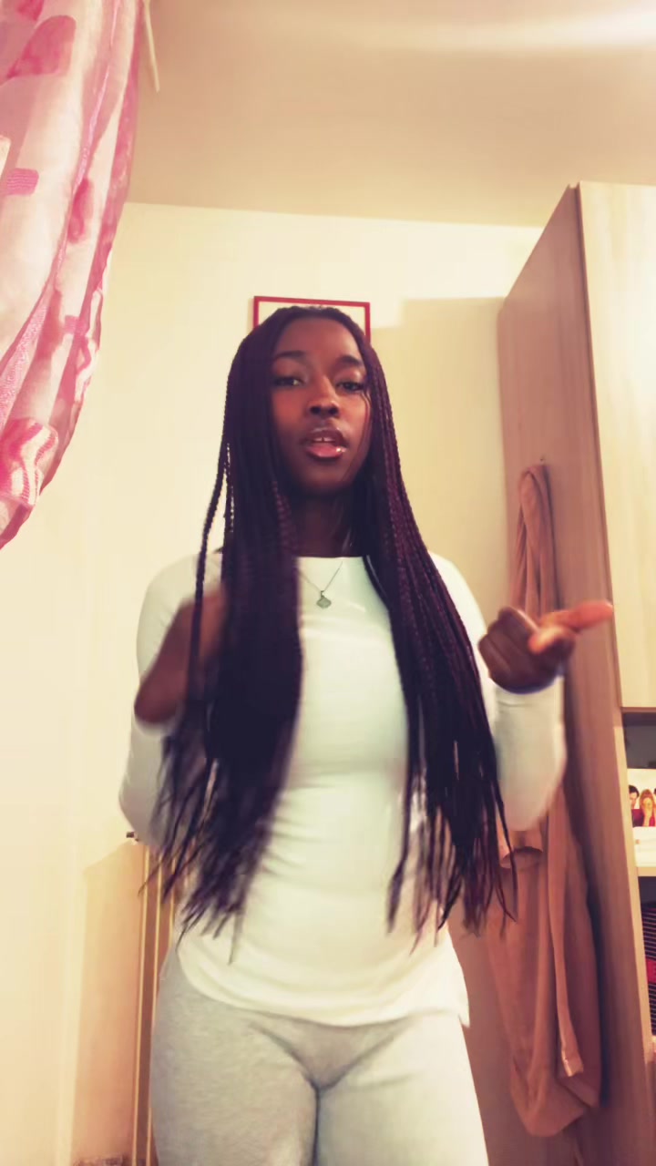 @🌺 𝐿 🐆