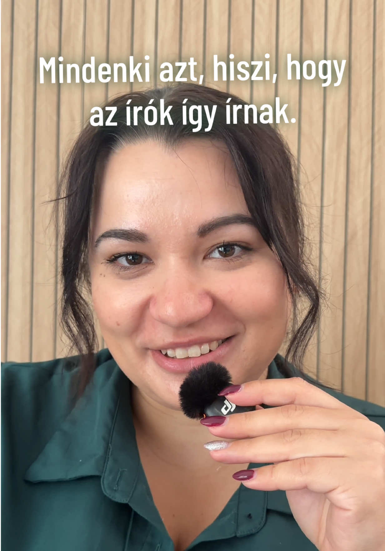 @Bertók Fruzsina - Író📚👩🏻💻