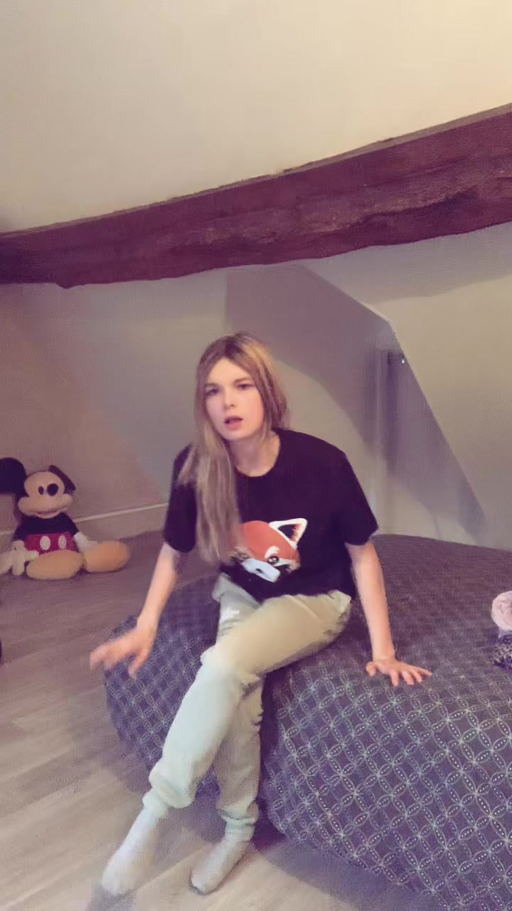 @gwen🕷️🖤💗🤍