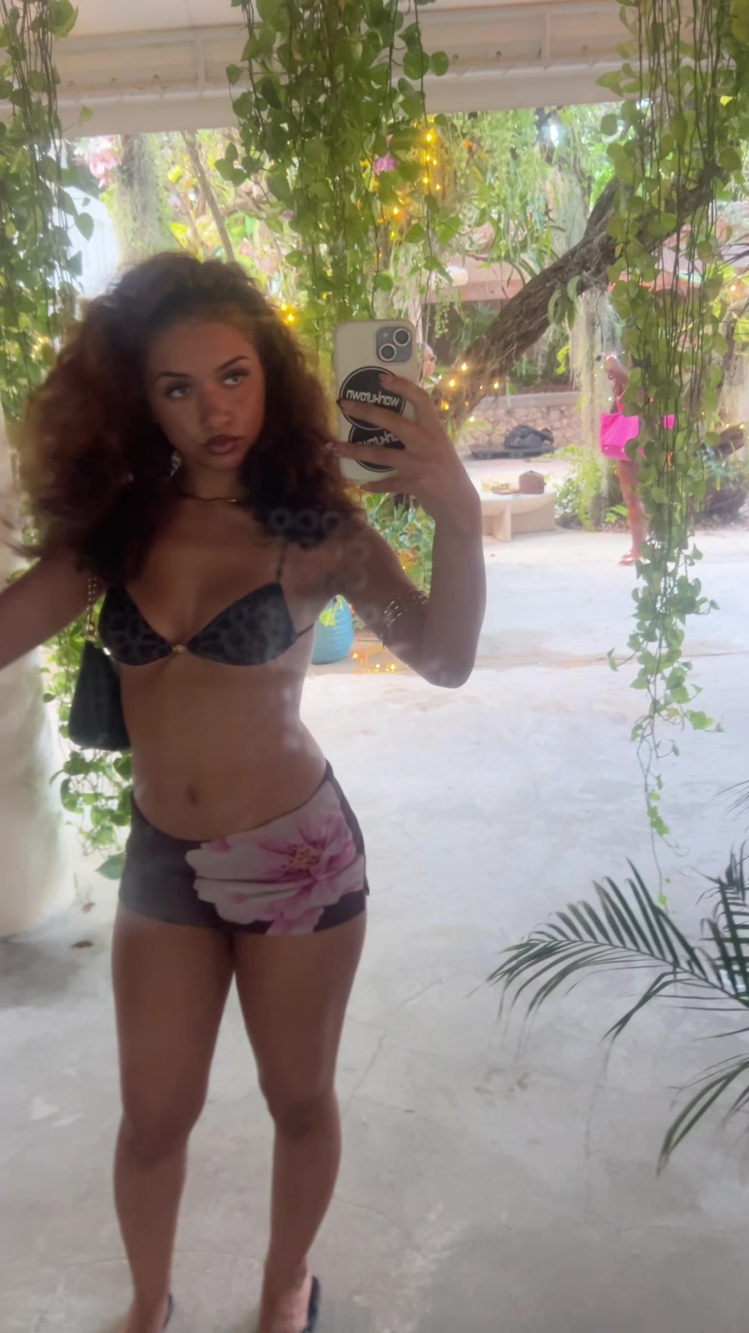 @Makayla Moen&eacute;