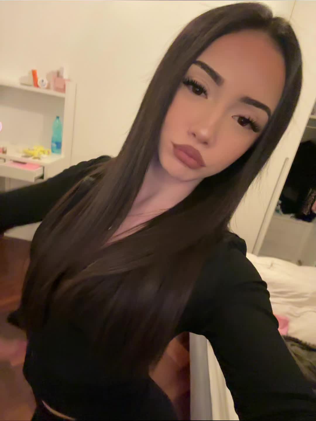 @lari📲