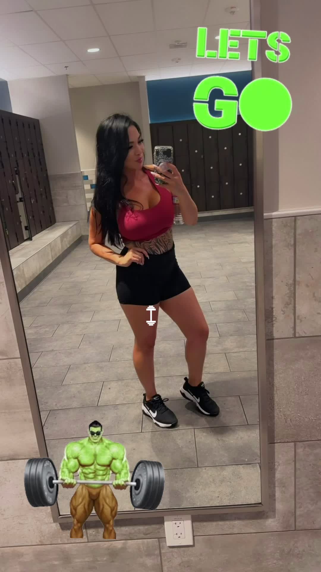 @Bella_B_