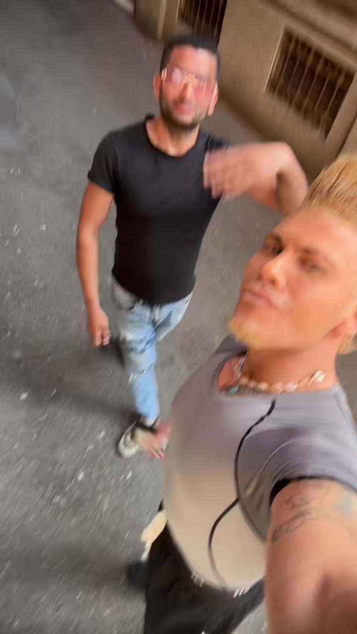 @Alibabakebab x Jonny bravo