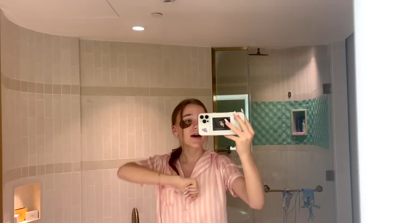 @𝖒 ☆