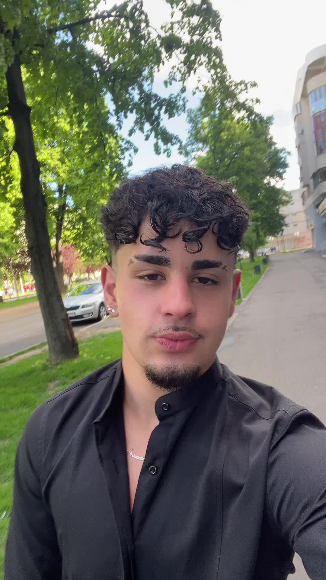 @qz_alin