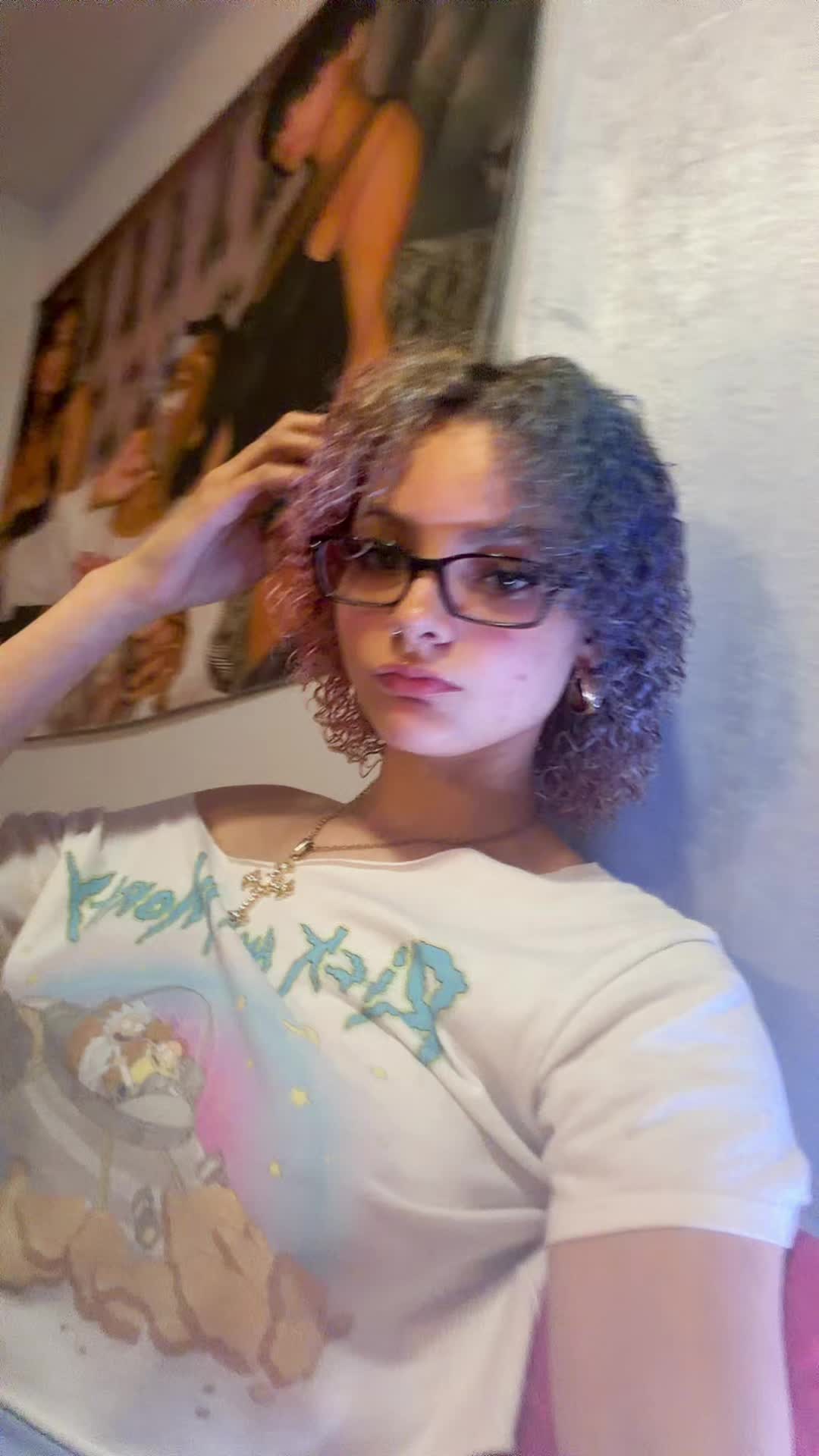 @🥳