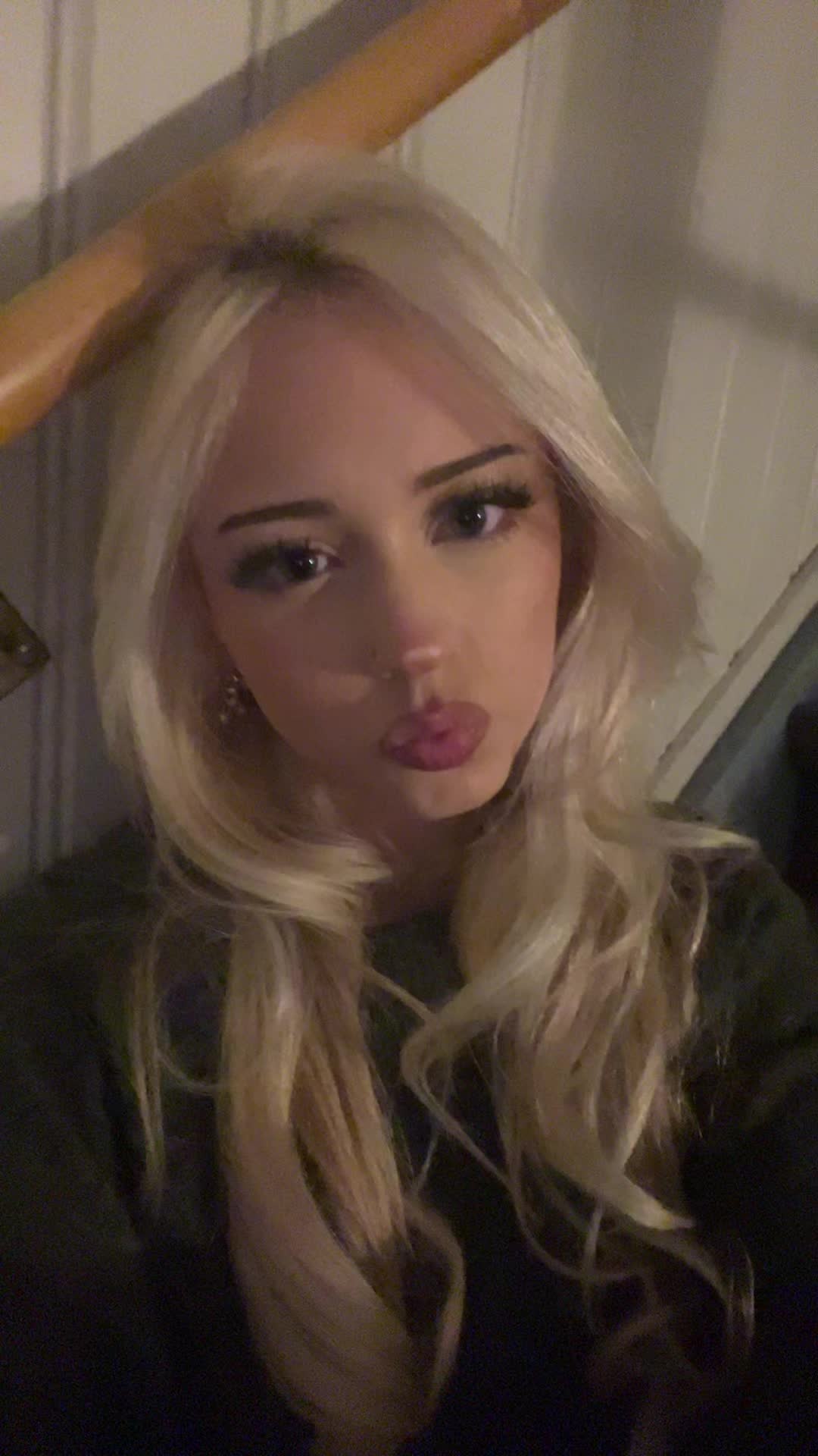 @⃟