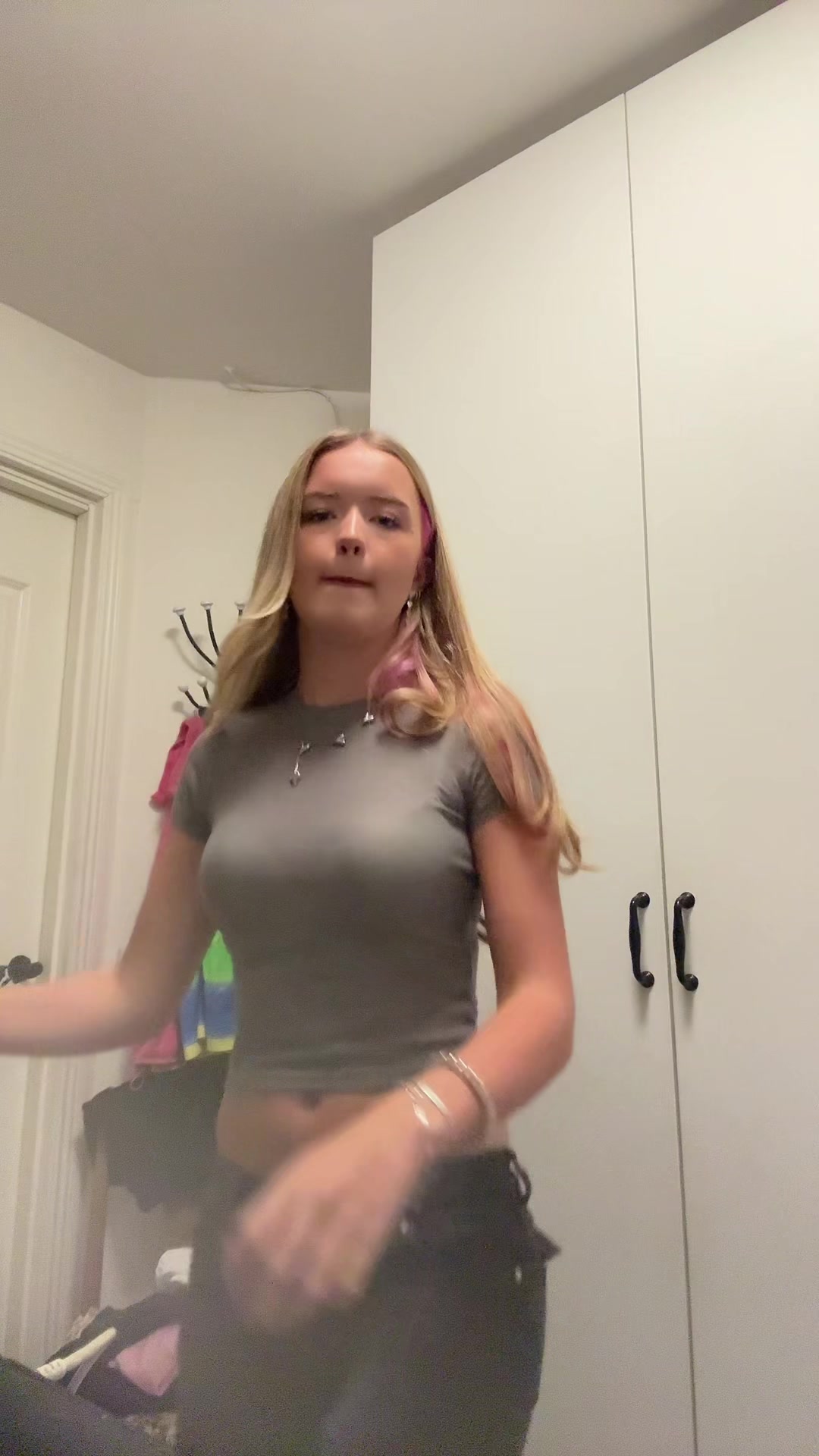 @Ella