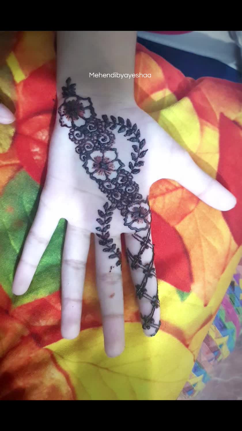 @mehendibyayeshaa