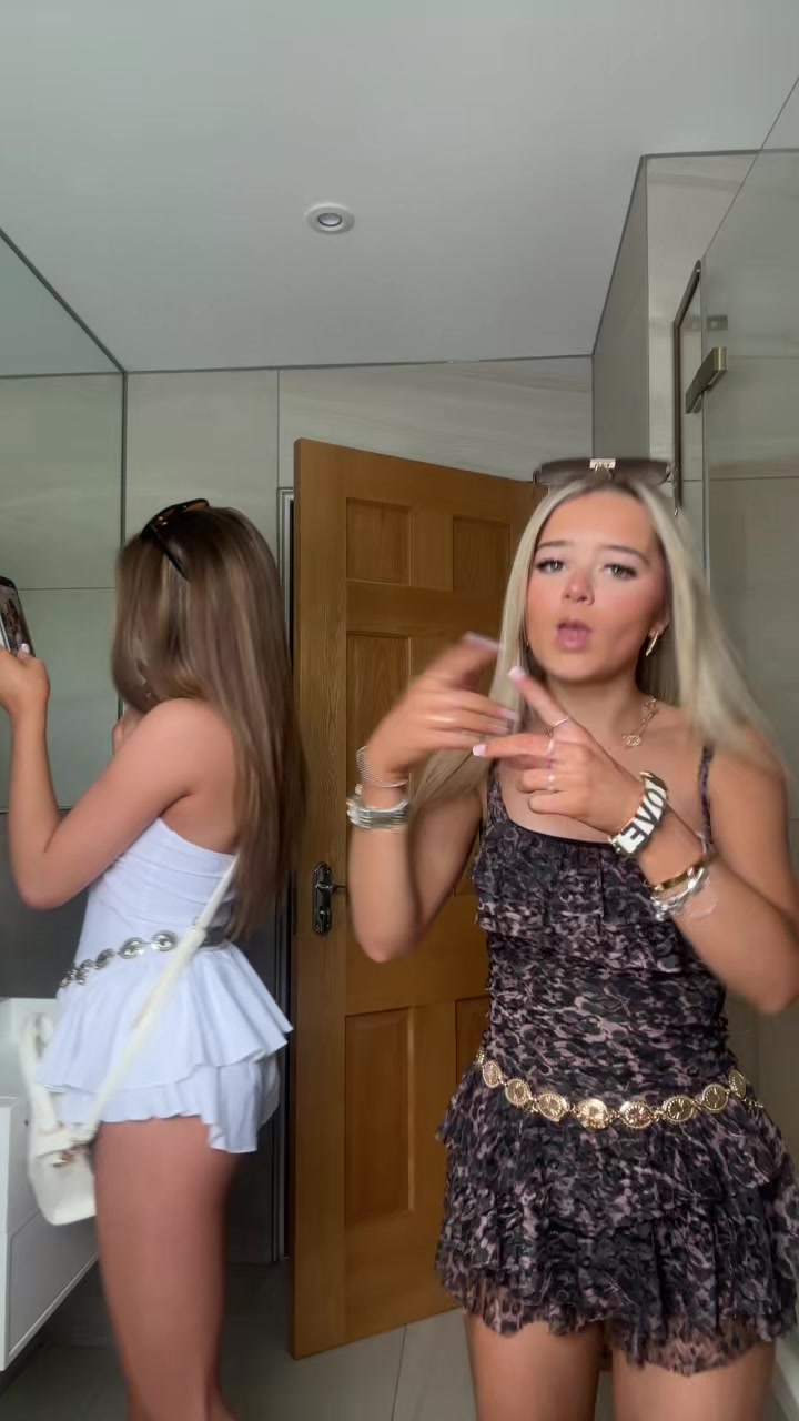 @𝐜𝐚𝐫𝐥𝐚𝐡𝐨𝐥𝐦𝐞𝐬𝐱