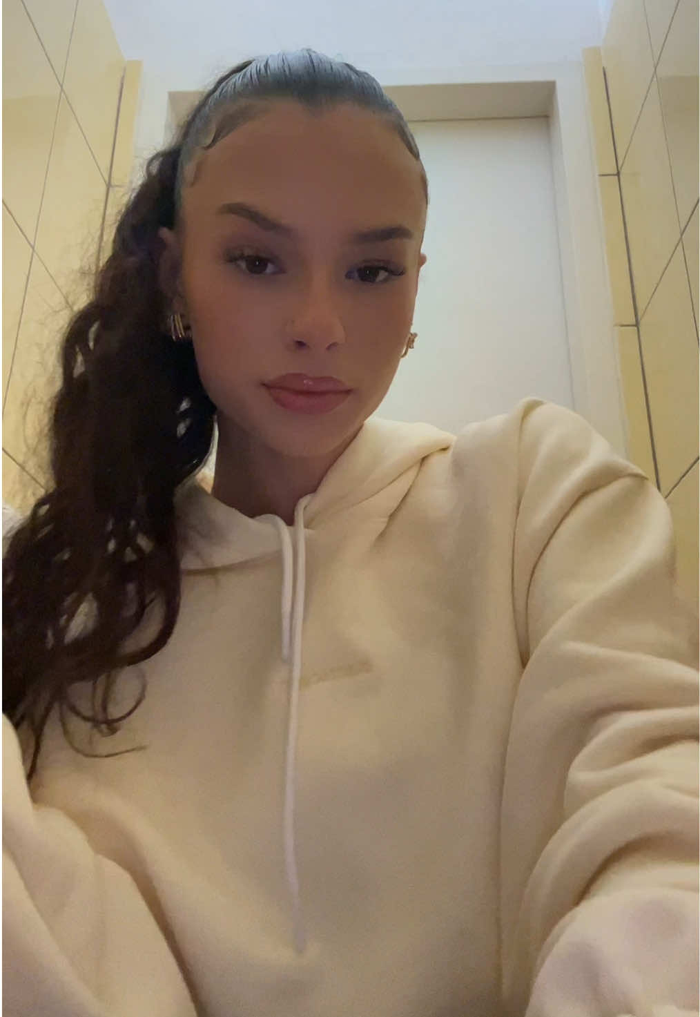 @ᴠᴀɴᴇꜱꜱ(ᴀ)
