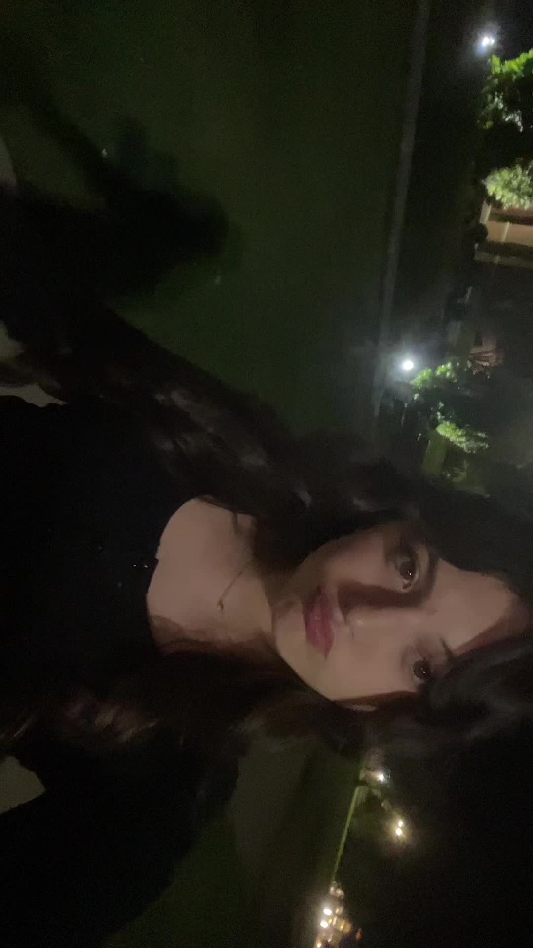 @lola