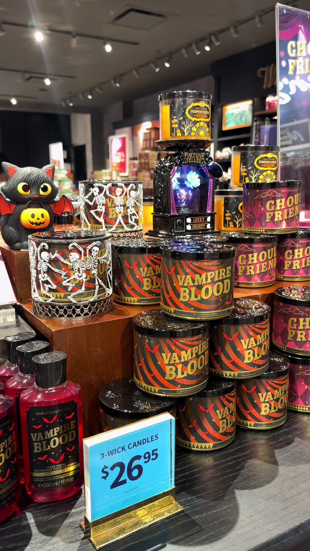 @Ashe 🦇🎃🖤