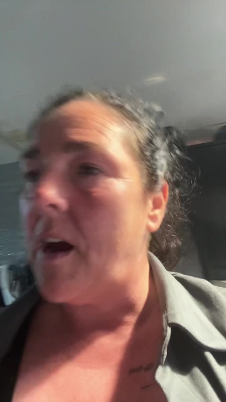 @xxx Lisa proud mother of 7 xx