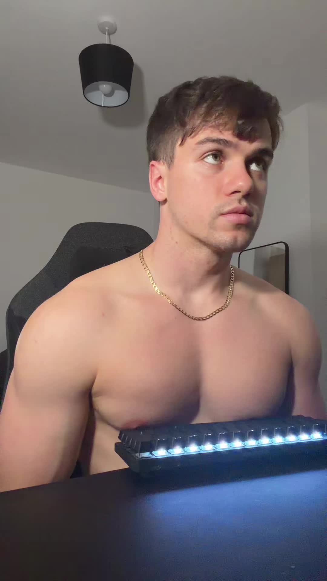 @lewmfit