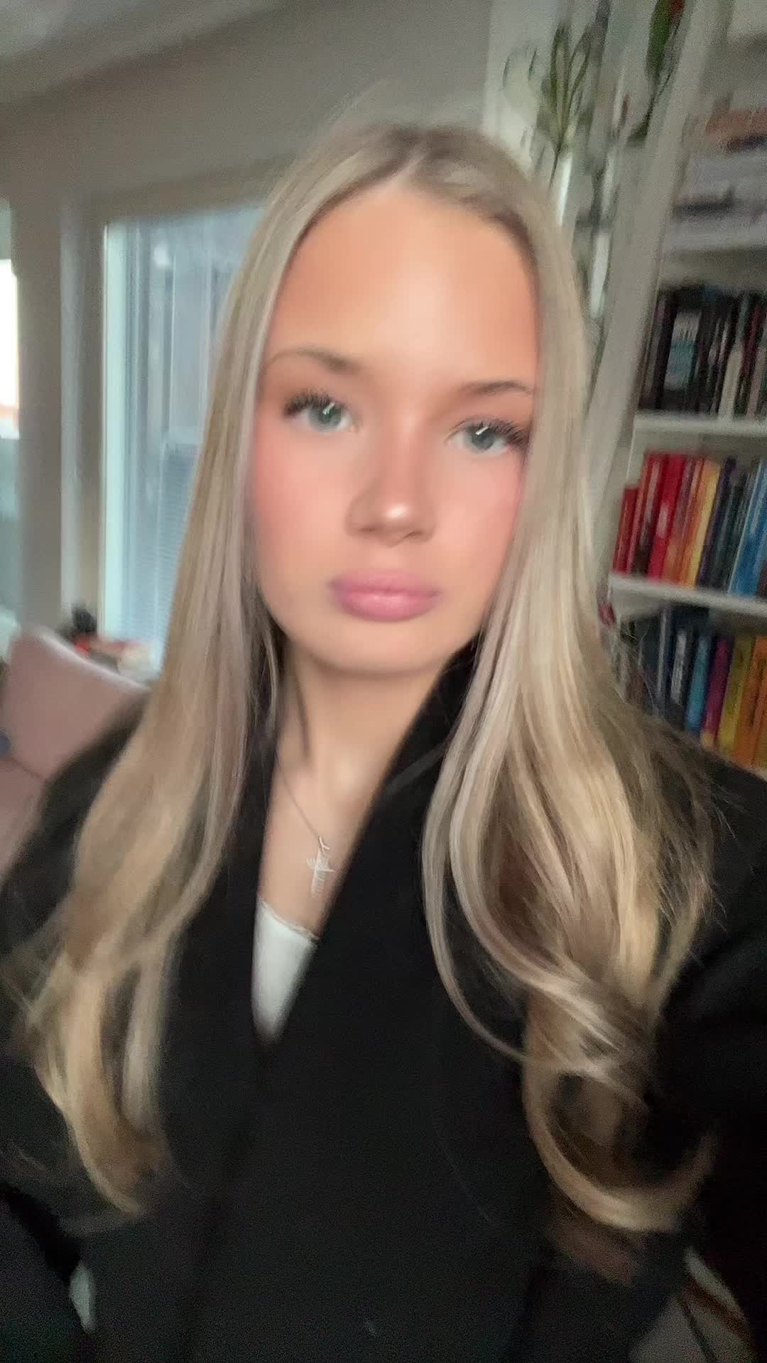 @Ella