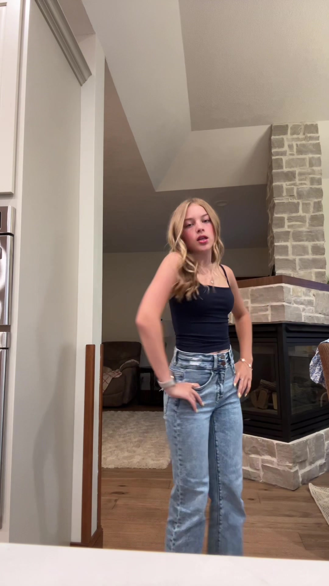 @AMYABLOHM
