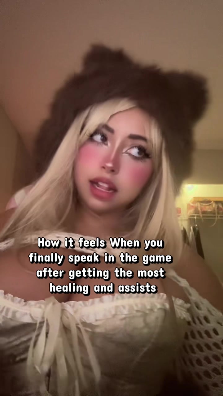 @zhalixia | Streamer