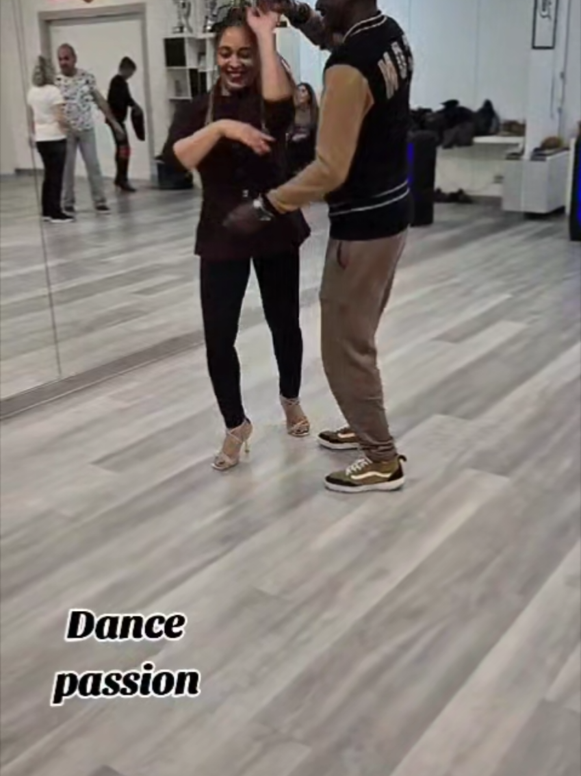 @Monia&Dance
