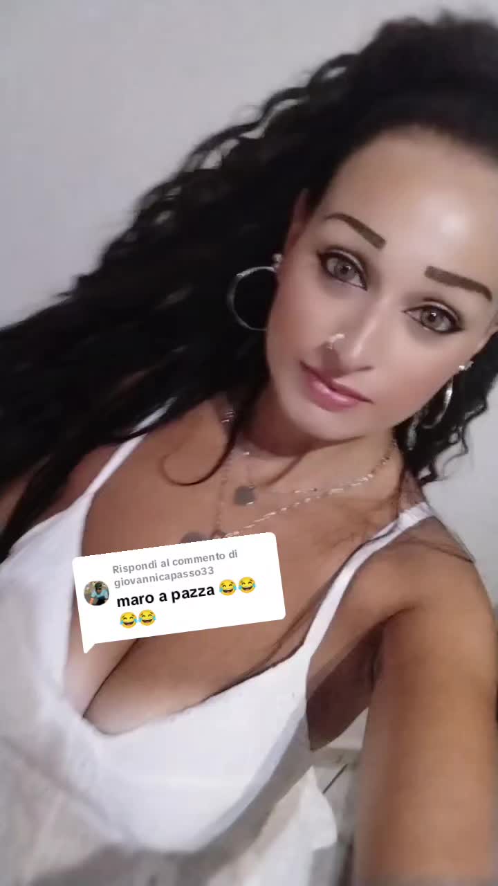@👑🅜︎🅔︎🅡︎🅨︎👑