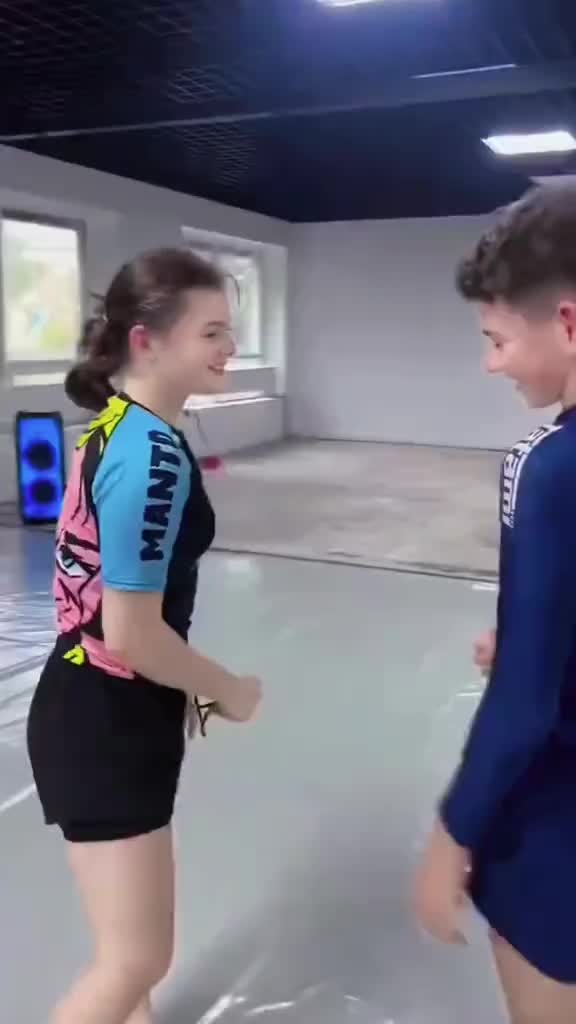 @Girls fight