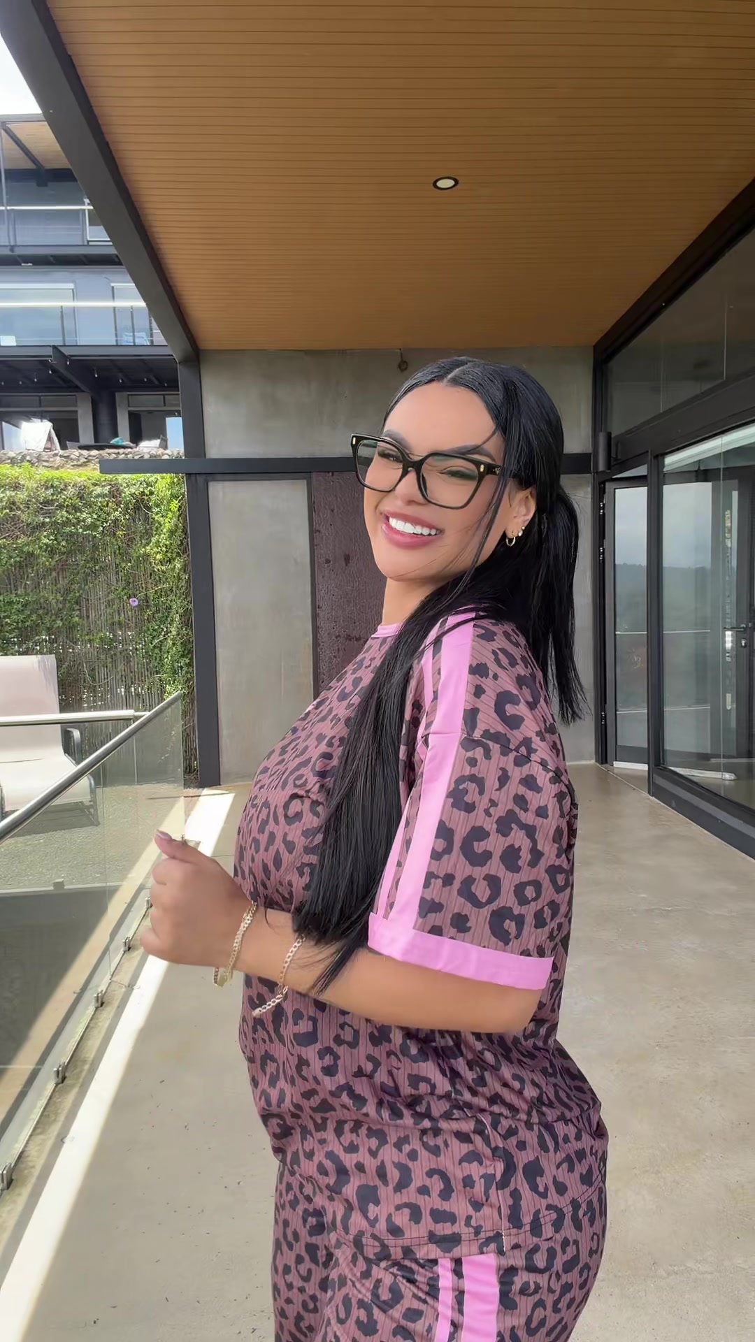 @Tatiqueenoficial 🦋