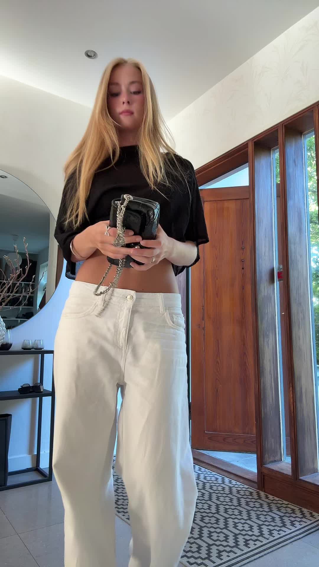 @Izaandelle