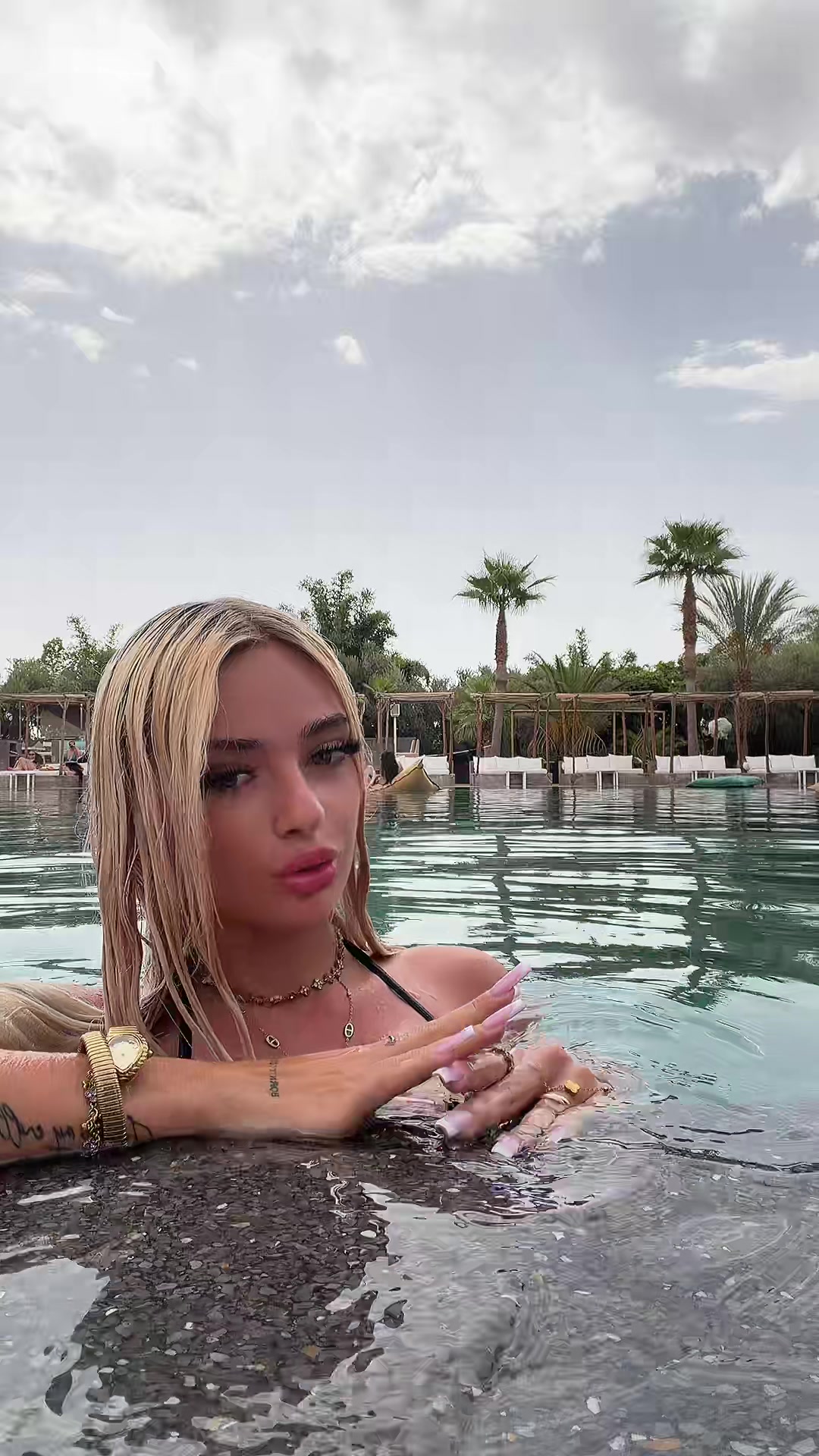 @COCACHERRIW
