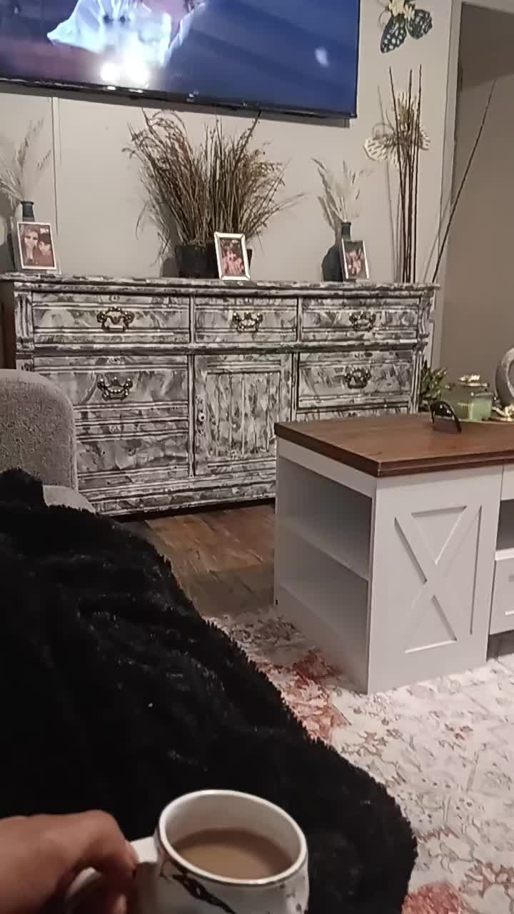 @Claudia Monasteri381