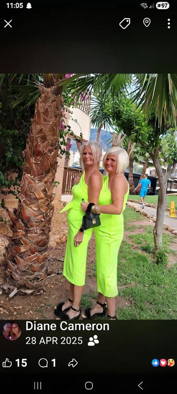@Cheeky twins