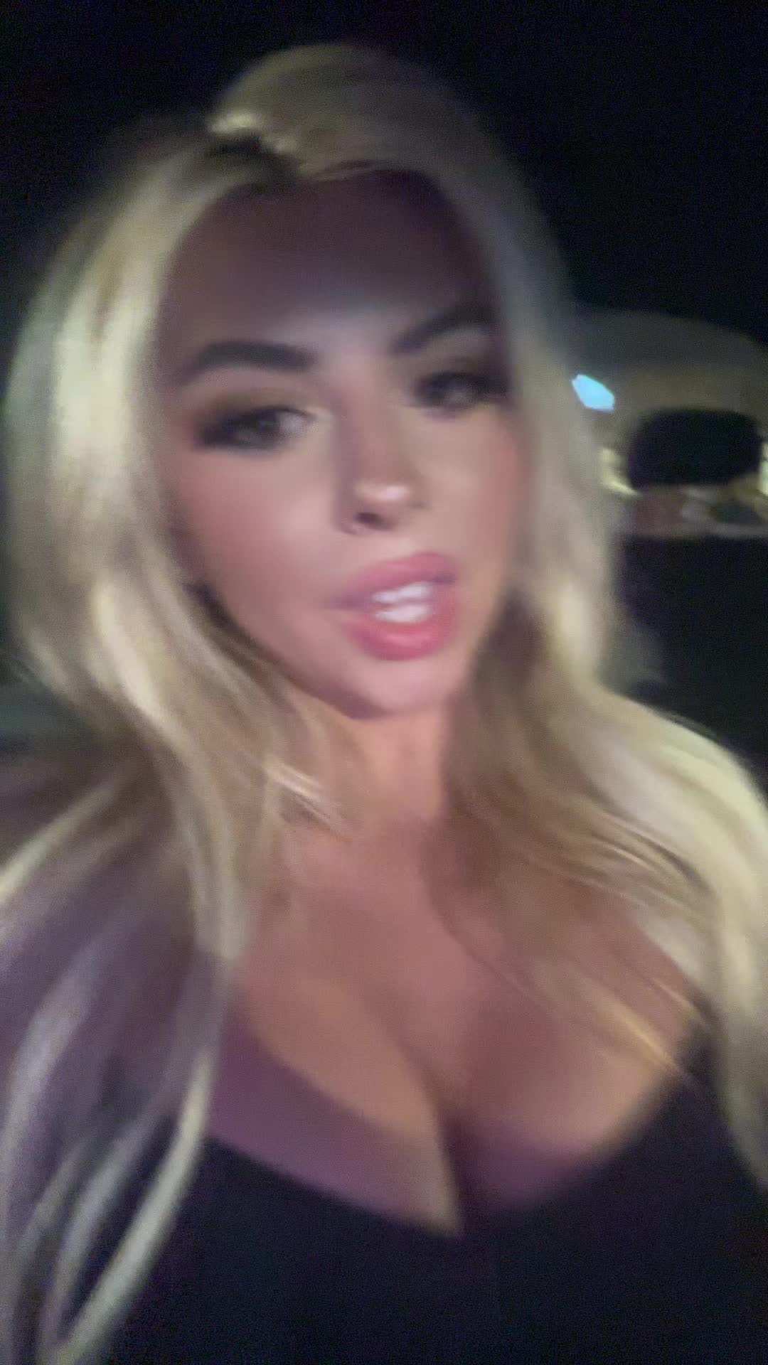 @Valianna Rose