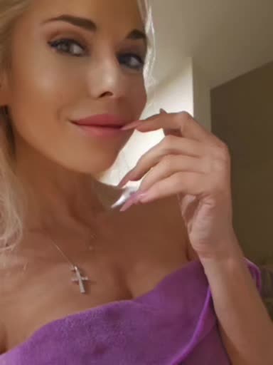 @BlondiFox