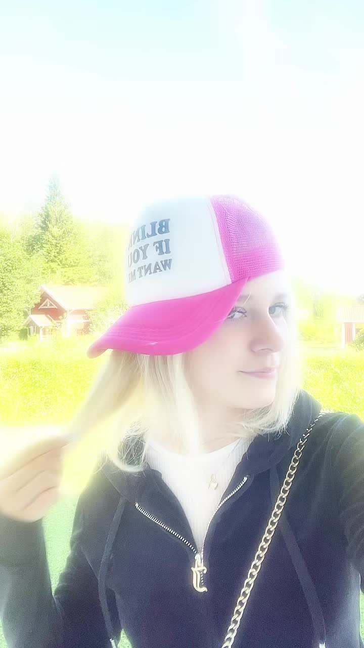 @𝕃𝕚𝕤𝕖𝕟