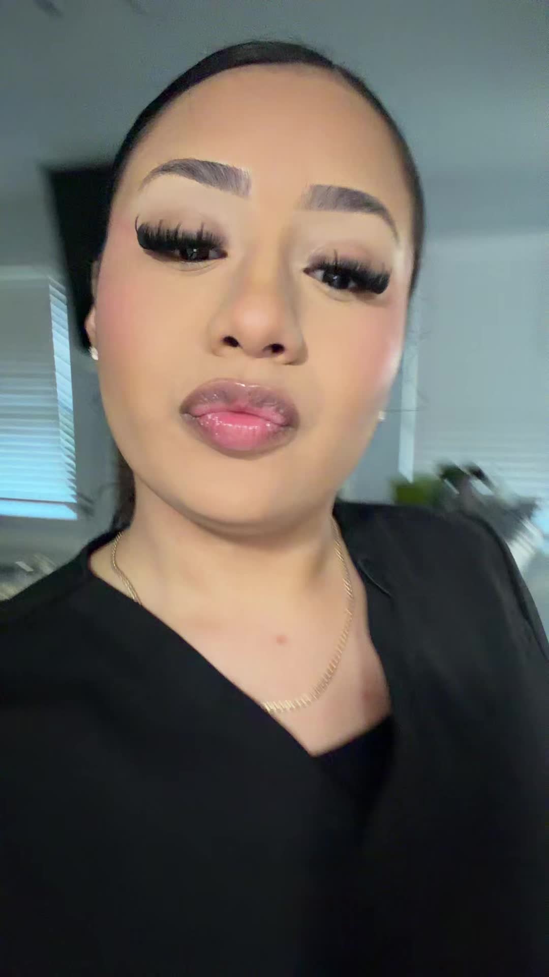 @bella