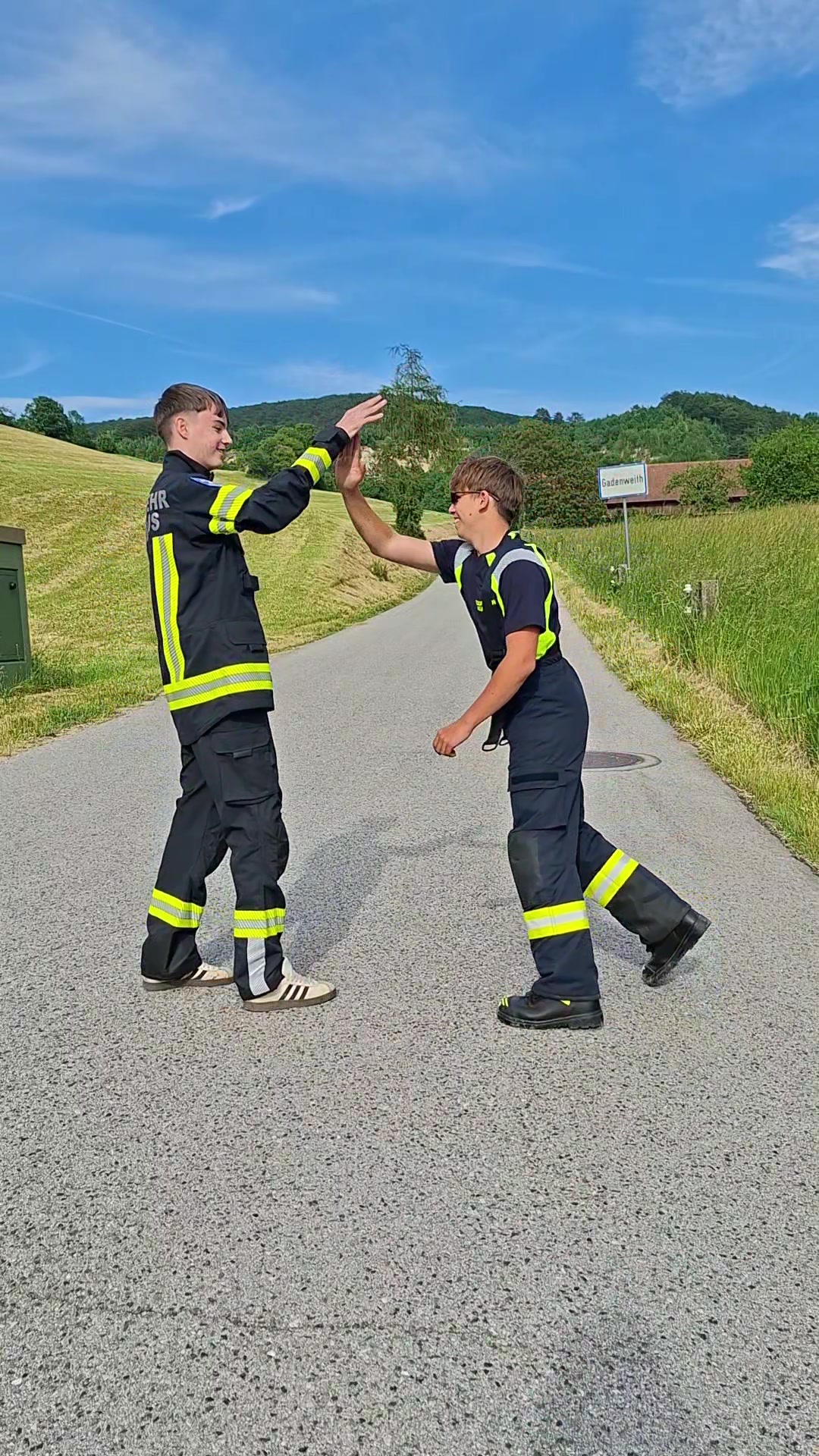 @Freiw.Feuerwehr Neuhaus/Tr.