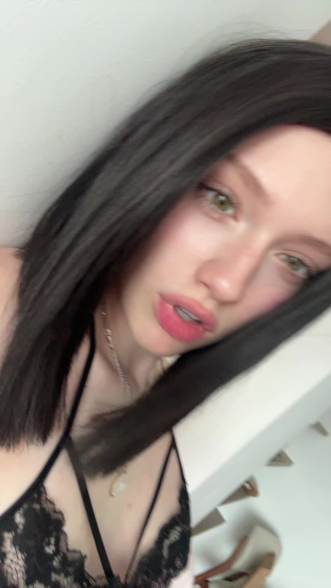@MarisaLeona_