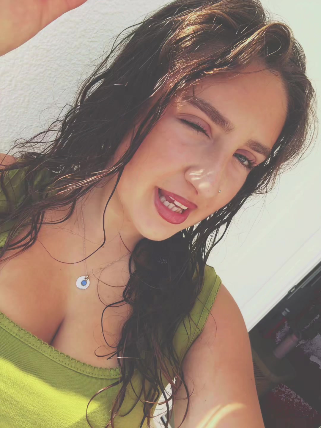 @Bella