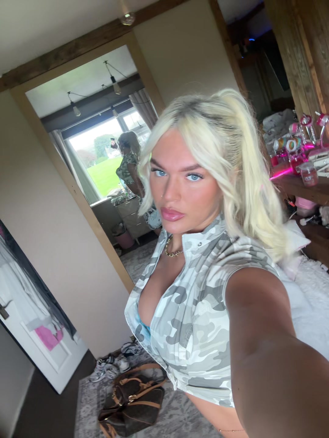 @ellielongton
