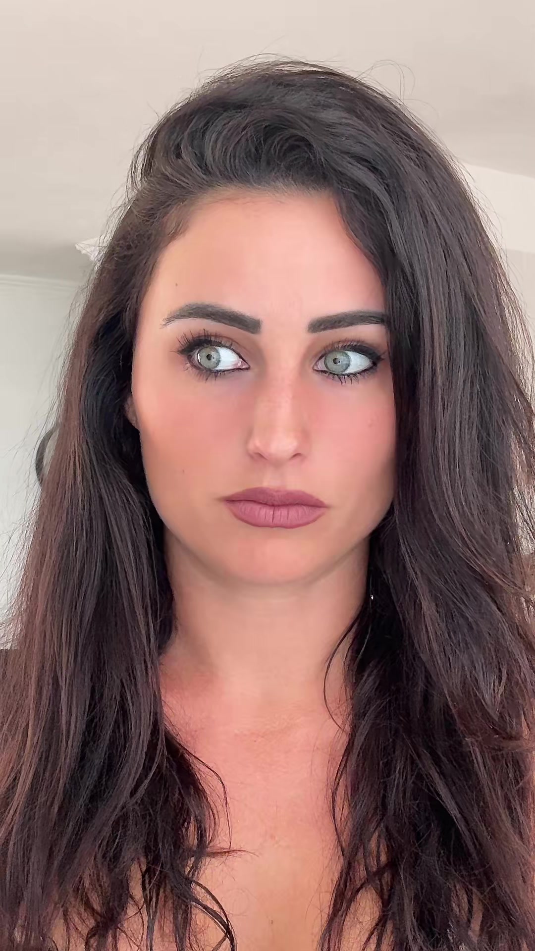 @Selenesellcri