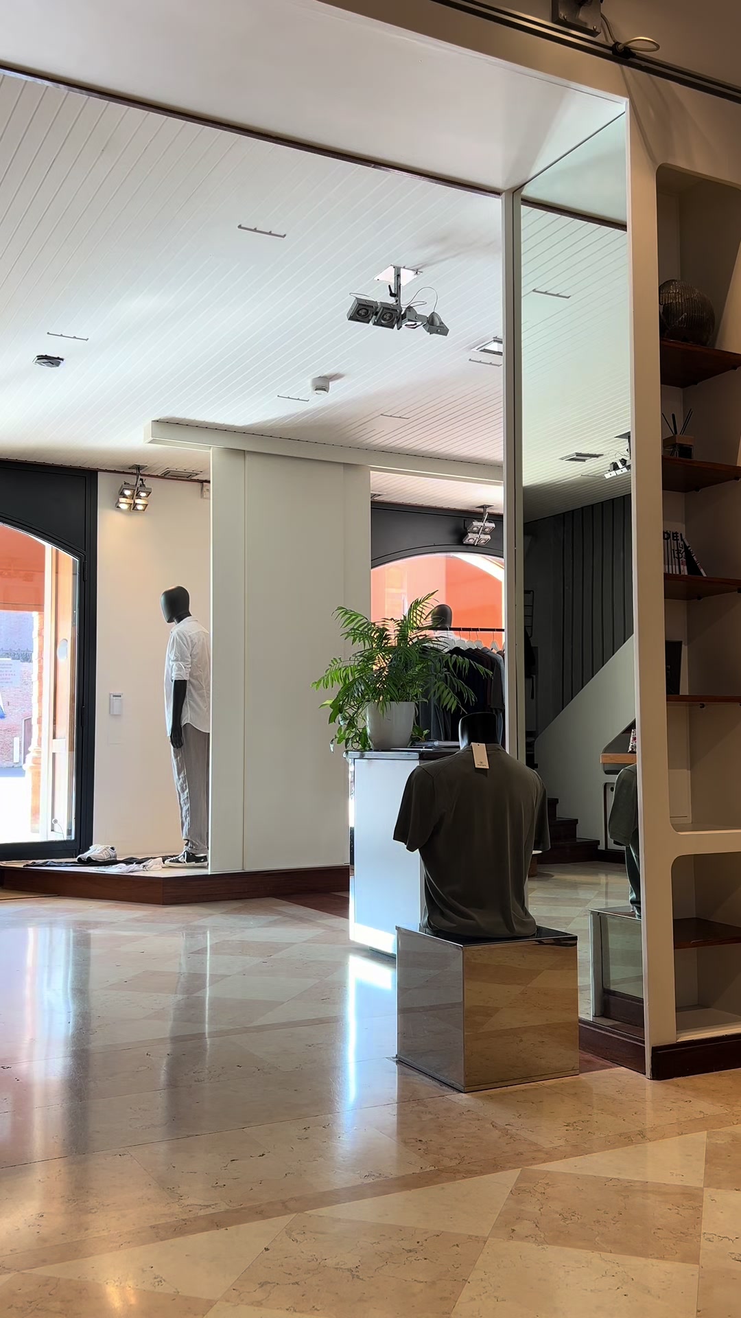 @SIR ANDREW’S Carpi Boutique