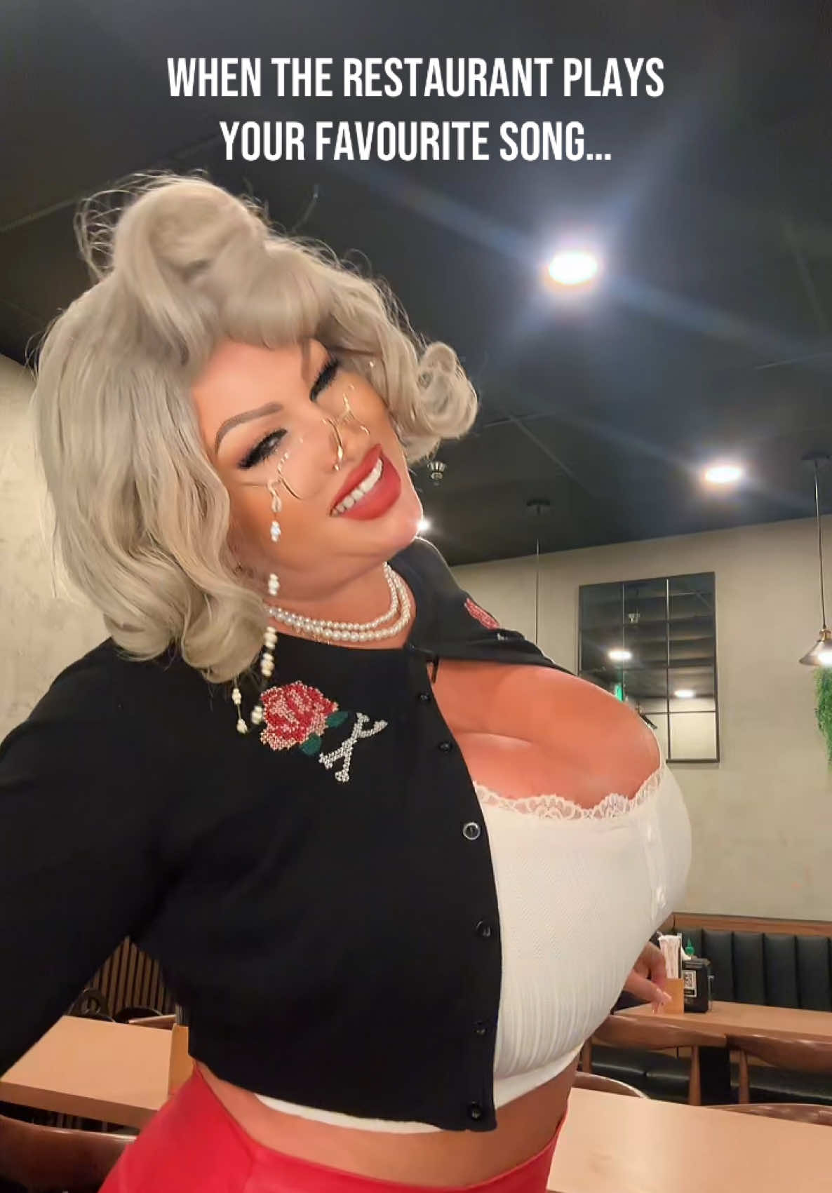 @talk2MrsClaus