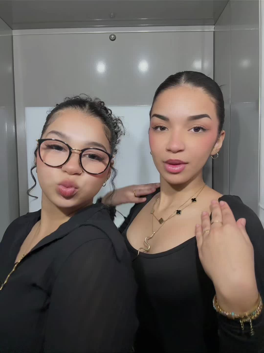 @sisters M.A🤞🏽