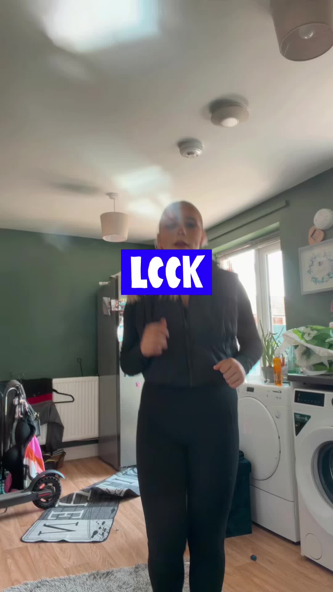 @ℳ𝒾𝒶．