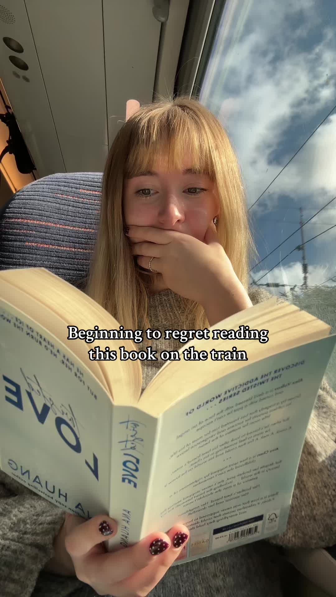 @HollysLibrary🌙