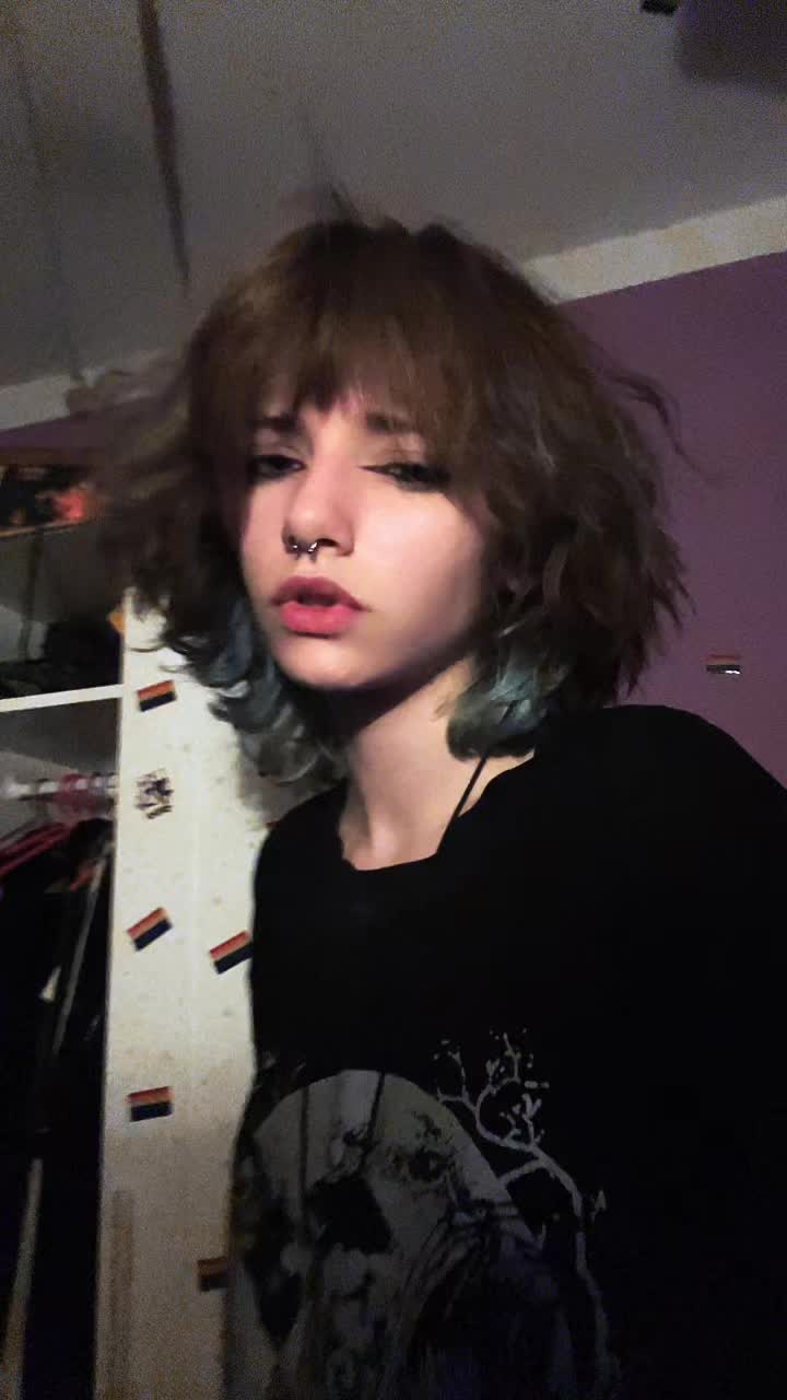 @T<3