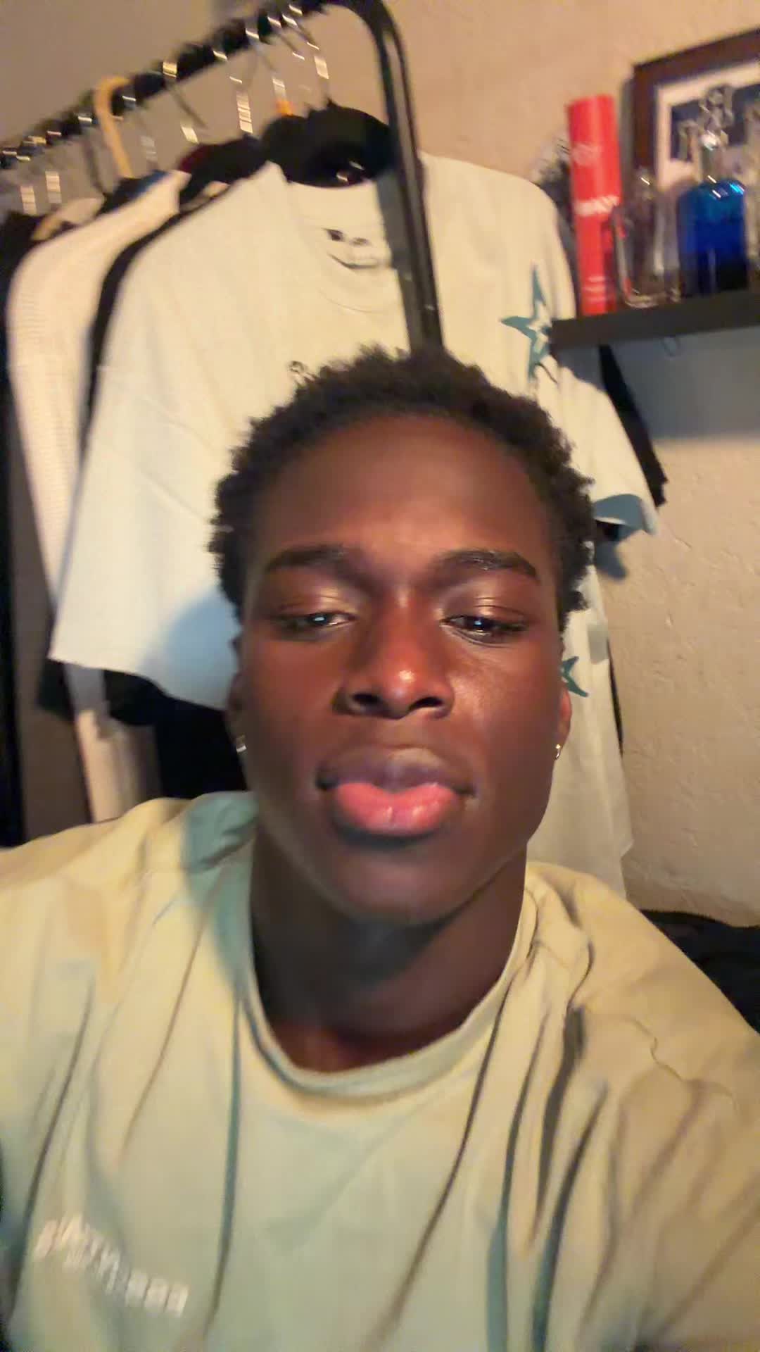 @Dee🌟