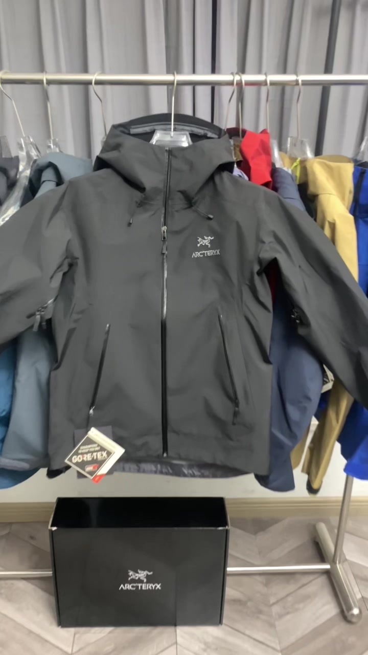 @skiingjacket