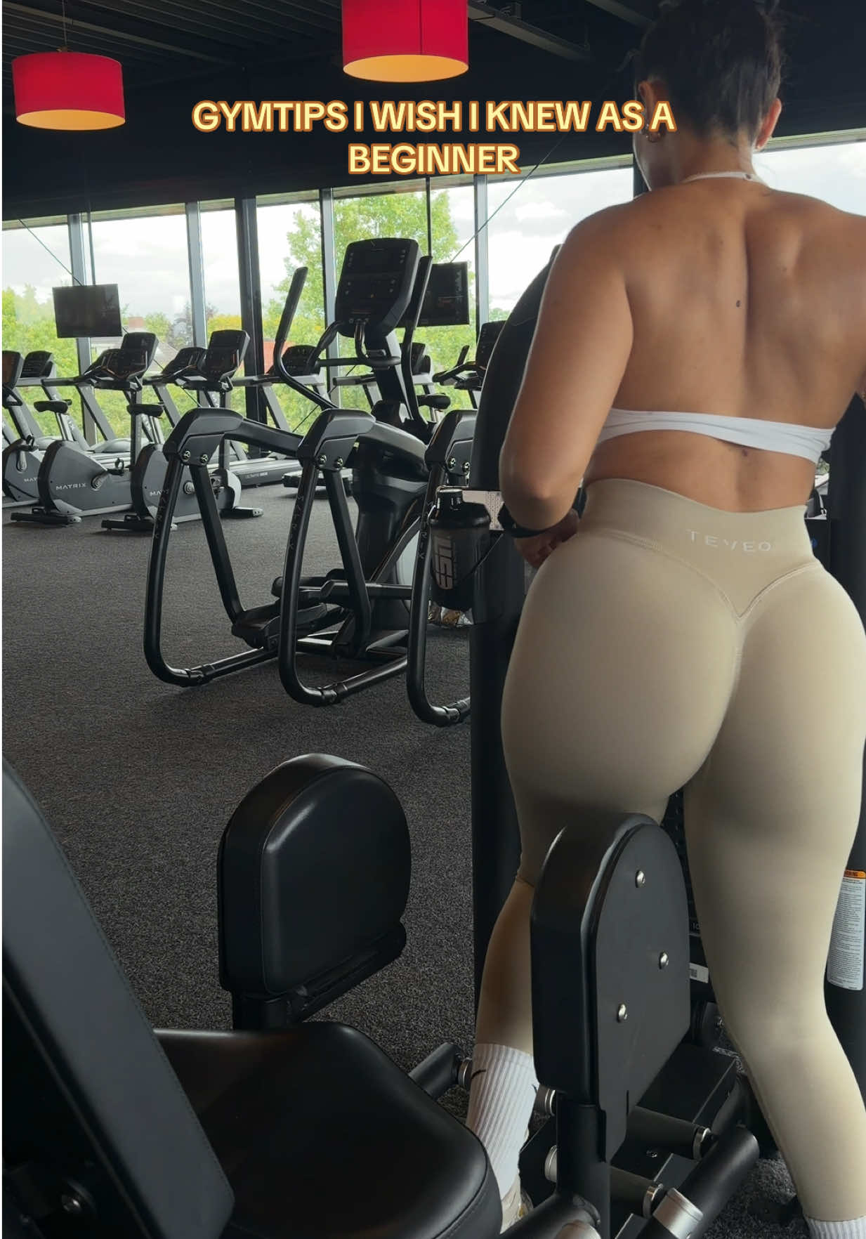 @EllxFit